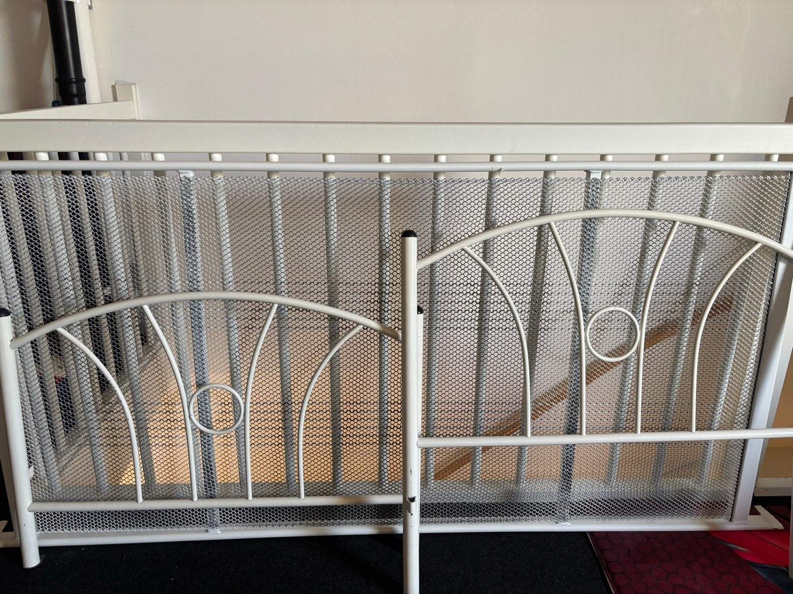 Wit metalen eenpersoonsbed met gaasbodem, Ophalen, Gebruikt, 90 cm, Eenpersoons