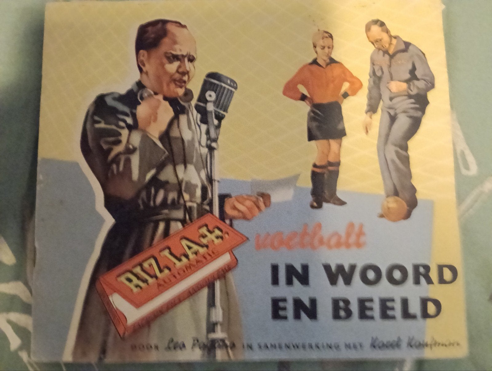 boekje Voetbal in woord en beeld, Ophalen of Verzenden, Gebruikt, Boek of Tijdschrift
