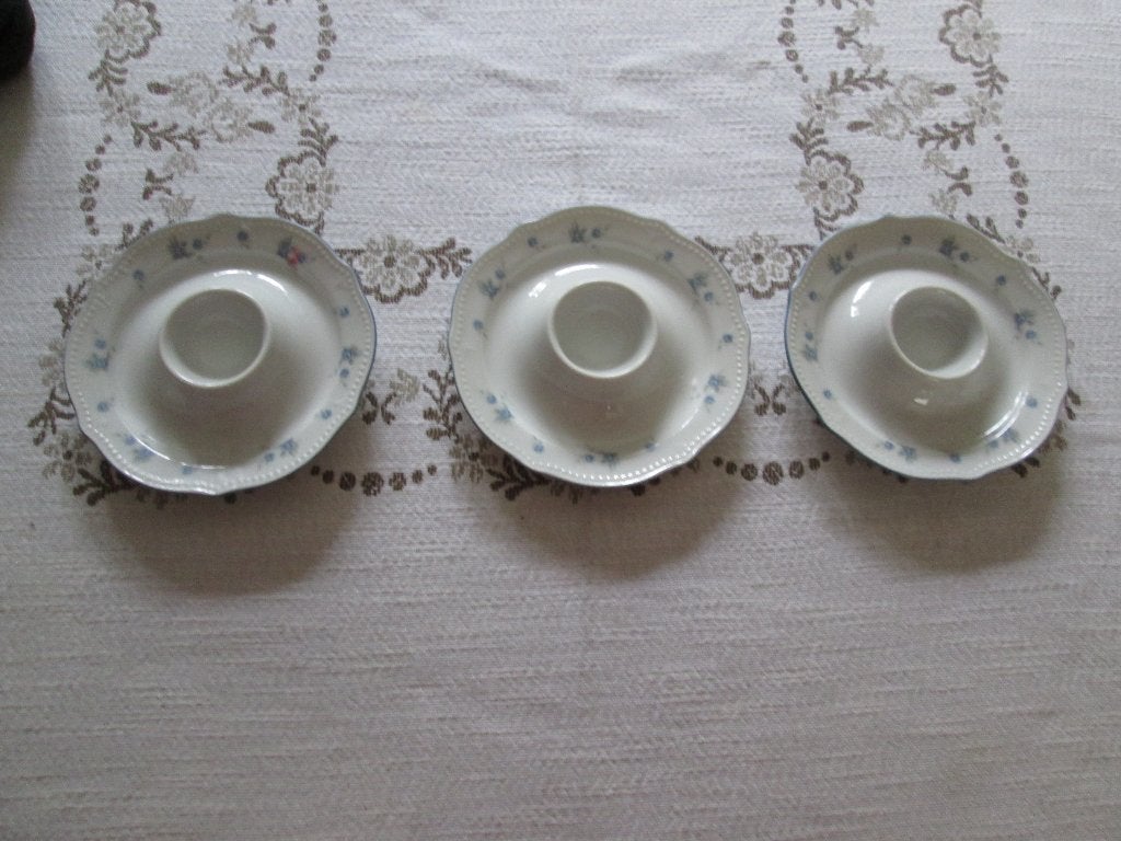 3 eierdopjes met schotel porselein Winterling Schwarzenbach, Ophalen