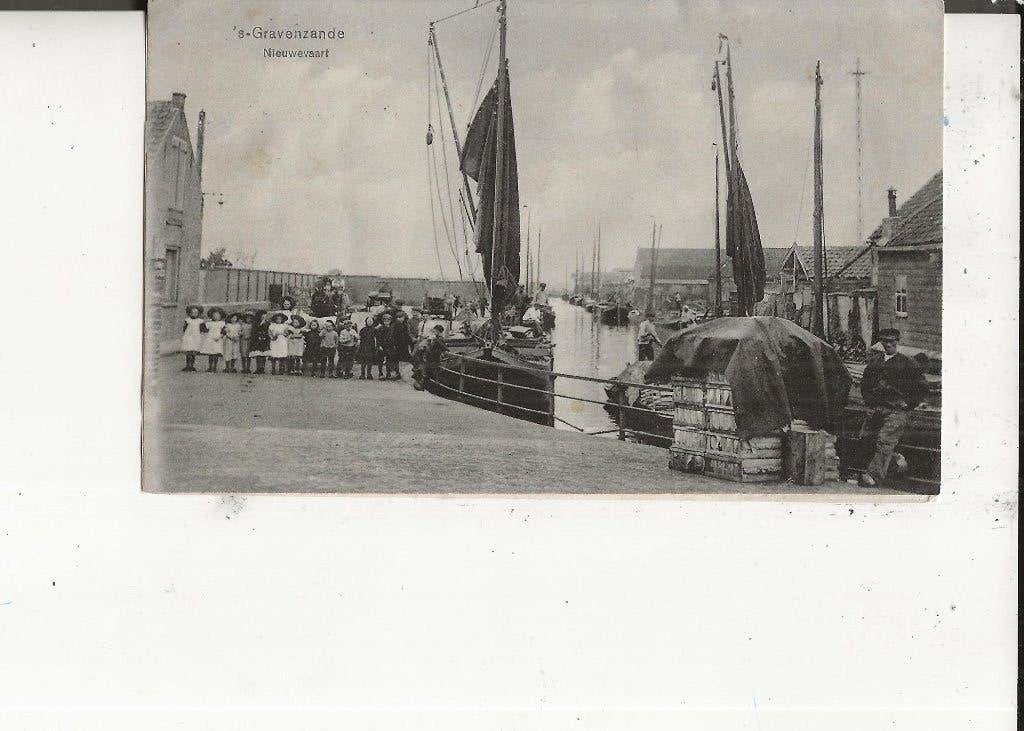 s Gravenzande Nieuwevaart met Haven en schoolklas, Ophalen of Verzenden, Voor 1920, Ongelopen, Zuid-Holland