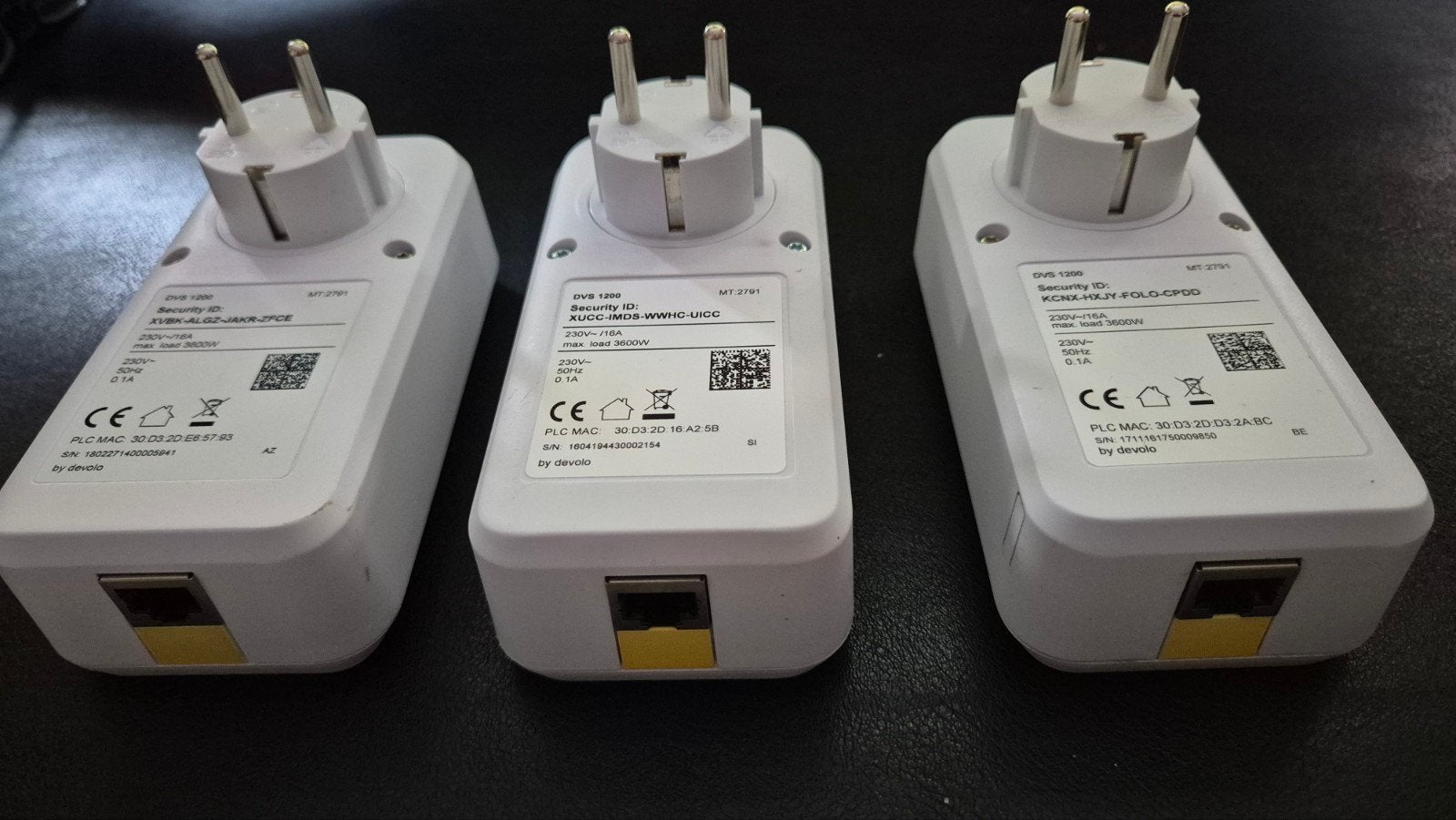 Devolo dLAN 1200+ Powerline Adapters (3 stuks), Computers en Software, Netwerk switches, Zo goed als nieuw, Ophalen
