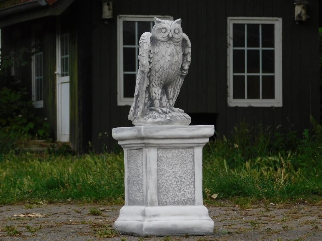 Eenmalig: Uil op Sokkel - 66 cm - Steen, Tuin en Terras, Tuinbeelden, Dierenbeeld, Steen, Ophalen of Verzenden