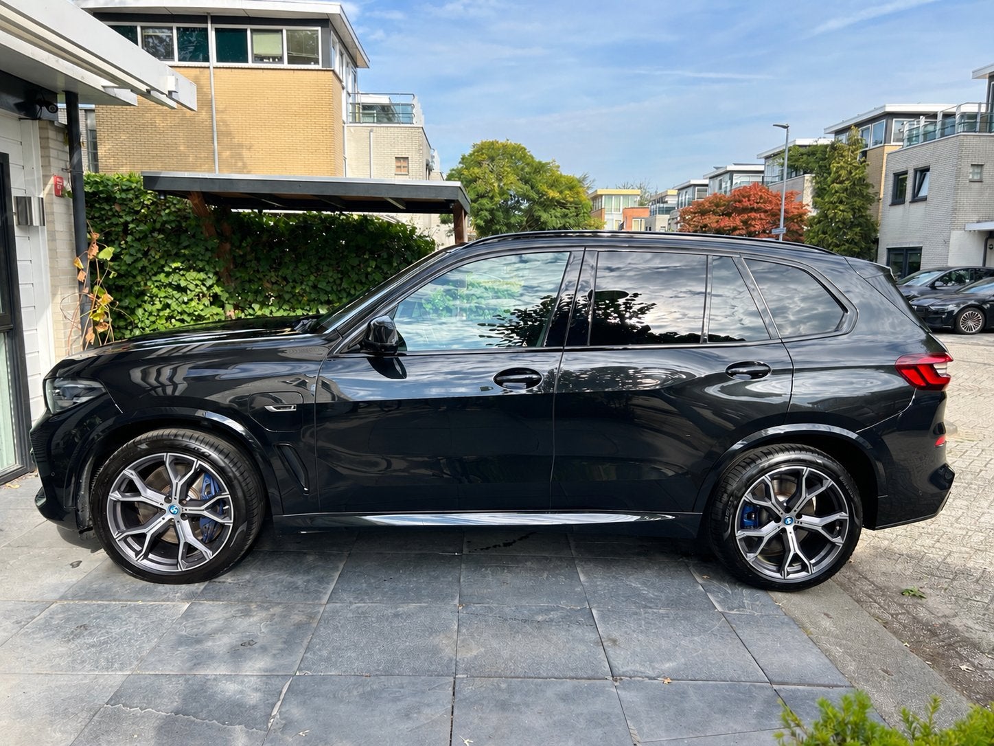 BMW X5 Xdrive45e M-sport + orig. set Pirelli winterbanden, 77 km/l, X5, 394 pk, Zwart