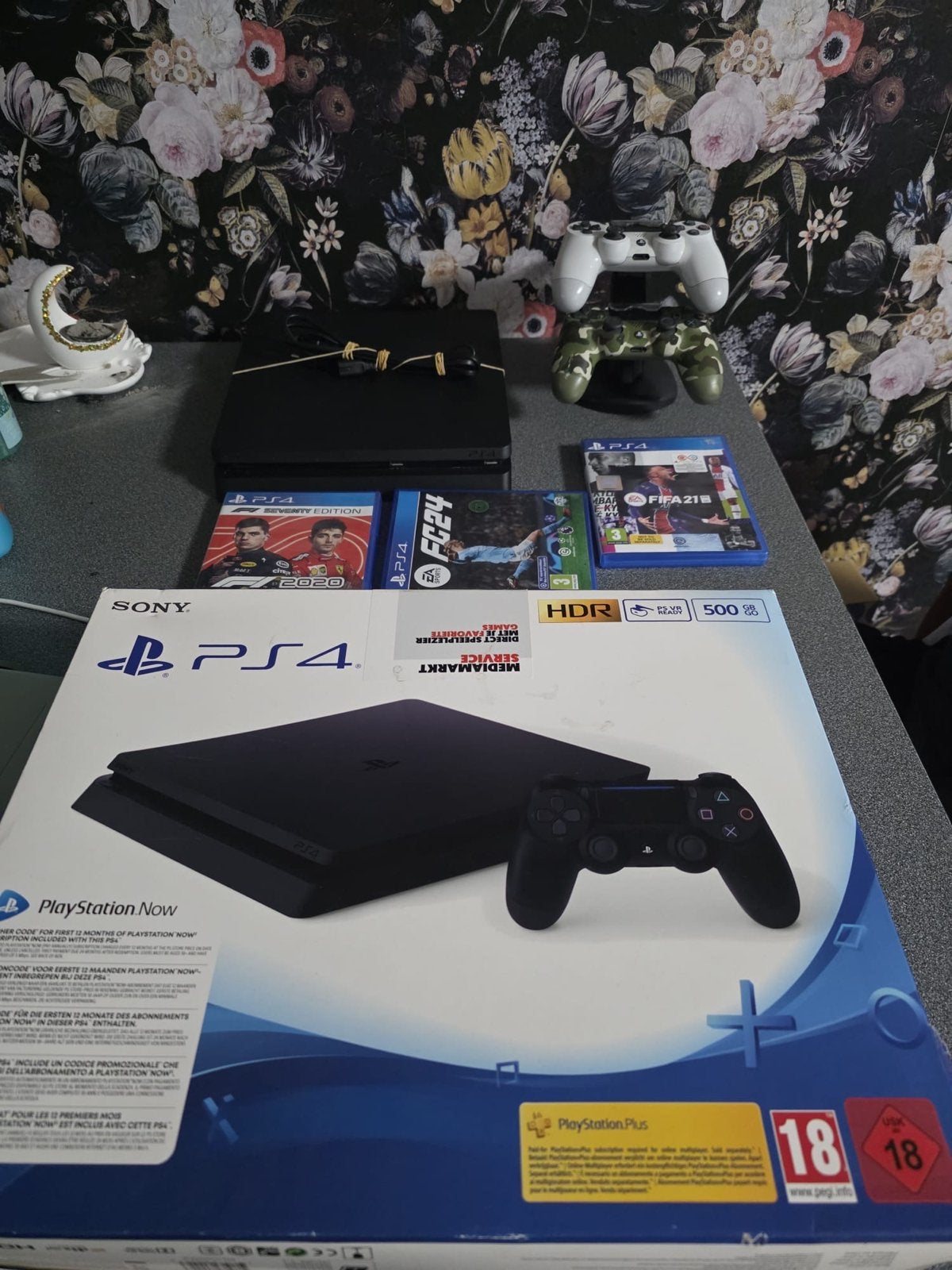 Sony PlayStation 4 Slim 500GB met 2 controllers en games, Ophalen of Verzenden, Met 3 controllers of meer, Slim, 500 GB