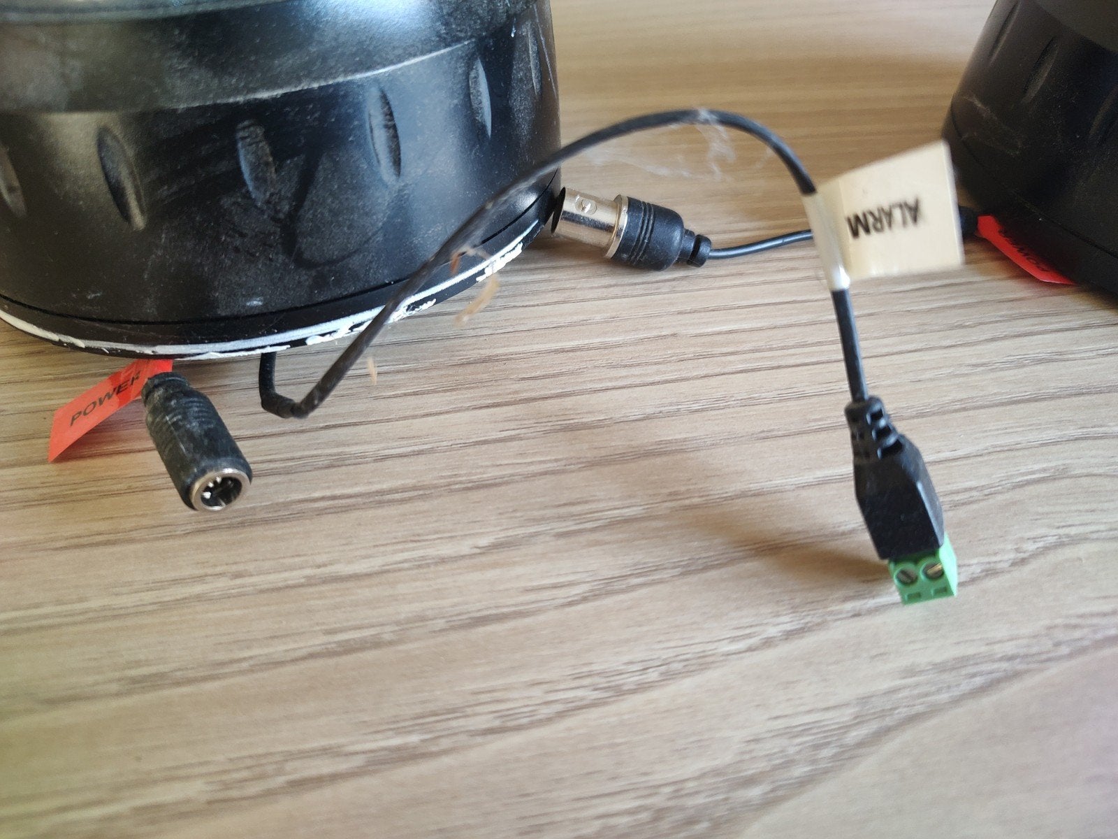 VIEW Hi-Res Indoor Dome Camera (2 stuks), Ophalen of Verzenden, Gebruikt, Binnencamera