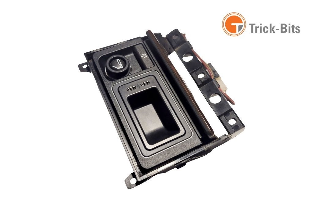 BMW E38 USB lader in asbak middenconsole, Hoedemakersstraat 16-44, 3334 KK Zwijndrecht, M Classics, Nieuw, Ophalen of Verzenden