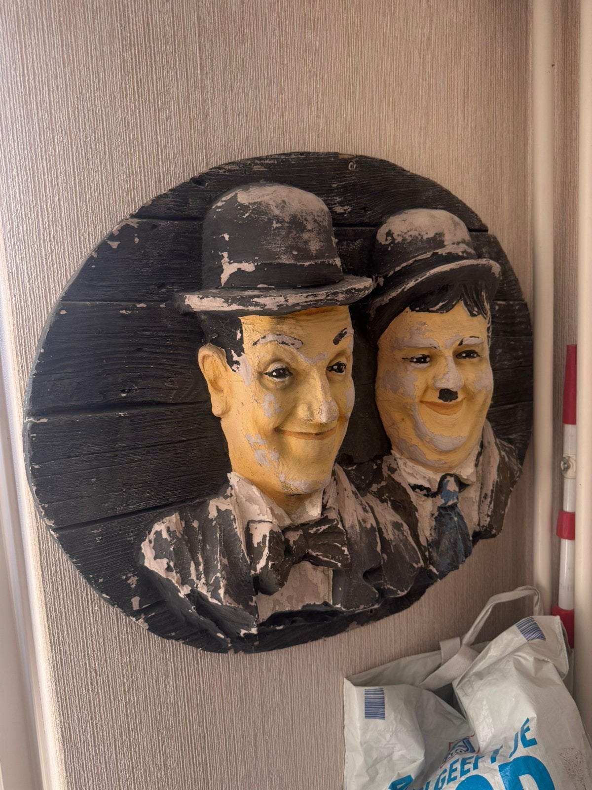 Laurel. Hardy. Wandbord, Ophalen