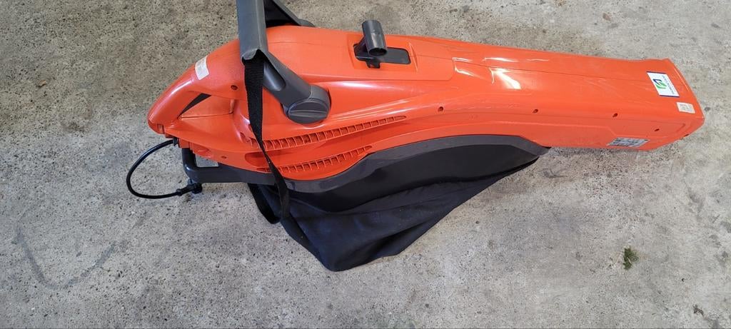 Husqvarna Flymo Gardenvac Mev2200 Bladzuiger / blazer, Met opvangzak, Handgedragen, Ophalen of Verzenden, Zo goed als nieuw