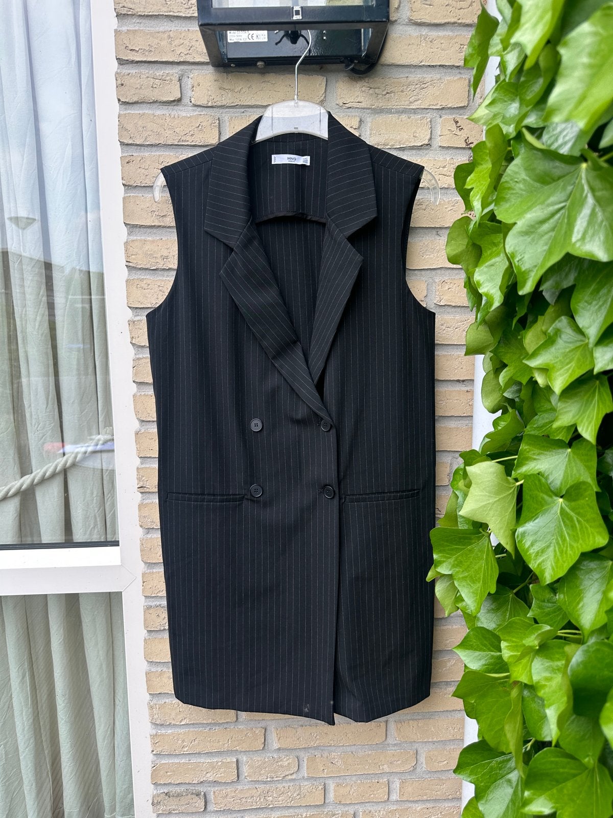 Mango mouwloze blazer | gilet | zwart streep | maat L, Zwart, Maat 42/44 (L), Ophalen of Verzenden, Zo goed als nieuw