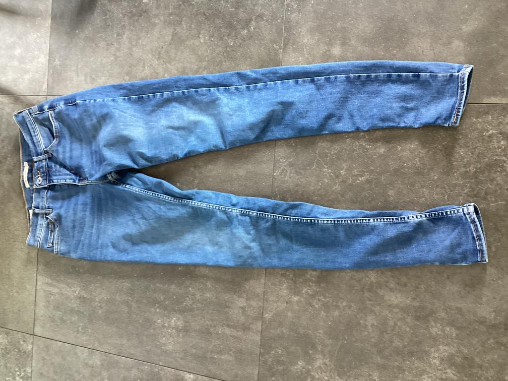 Levi's jeans W28 L32 - Blauw, Ophalen of Verzenden, Zo goed als nieuw, Blauw, W28 - W29 (confectie 36)
