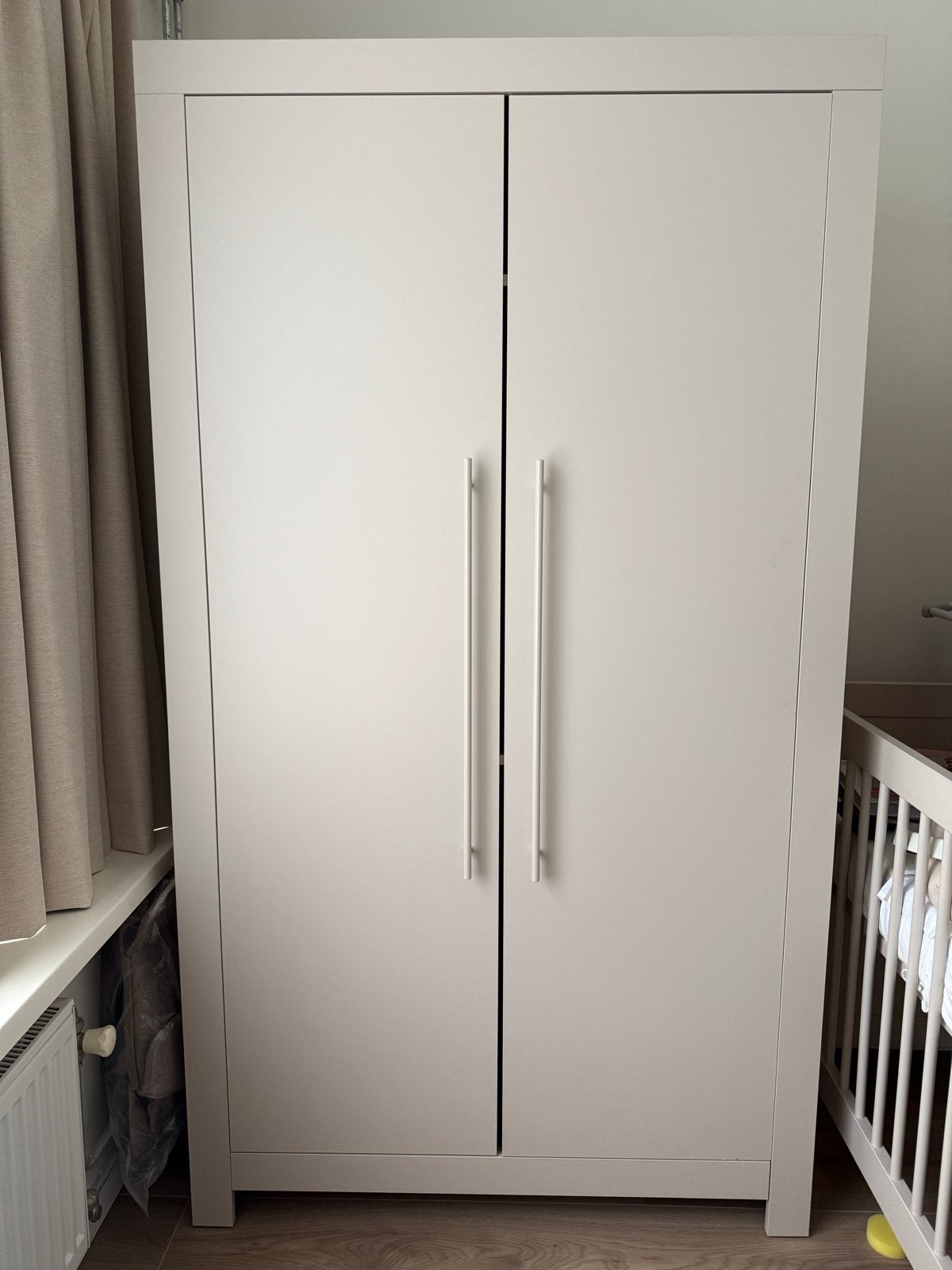 Europe Baby Vittoria III Kledingkast 2-Deurs - Oatmeal, Kinderen en Baby's, Kinderkamer | Commodes en Kasten, Ophalen, Gebruikt