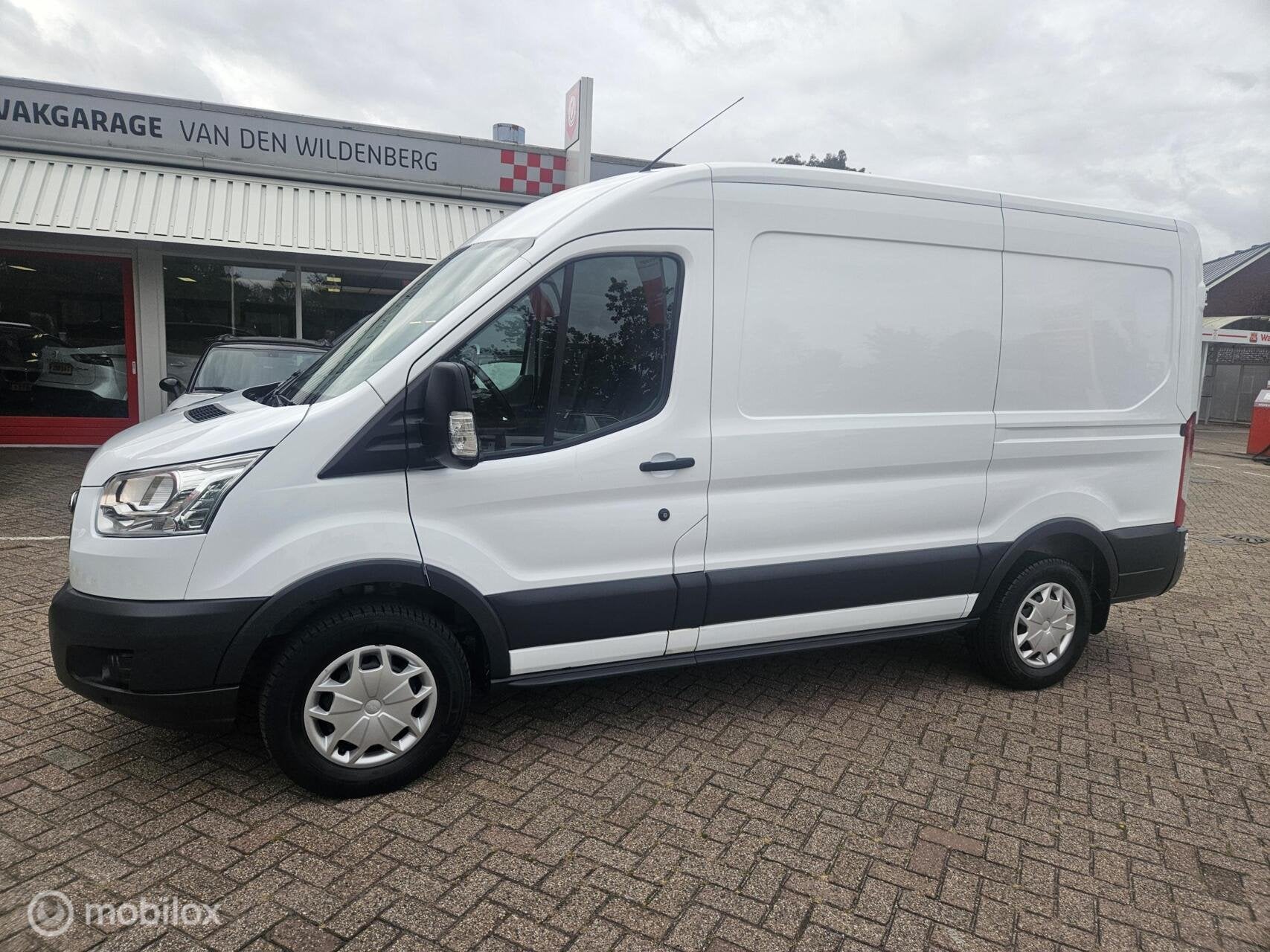 Ford Transit 350 2.0 TDCI L2H2 Trend, Automaat, Euro 6, 4 cilinders, Bedrijf