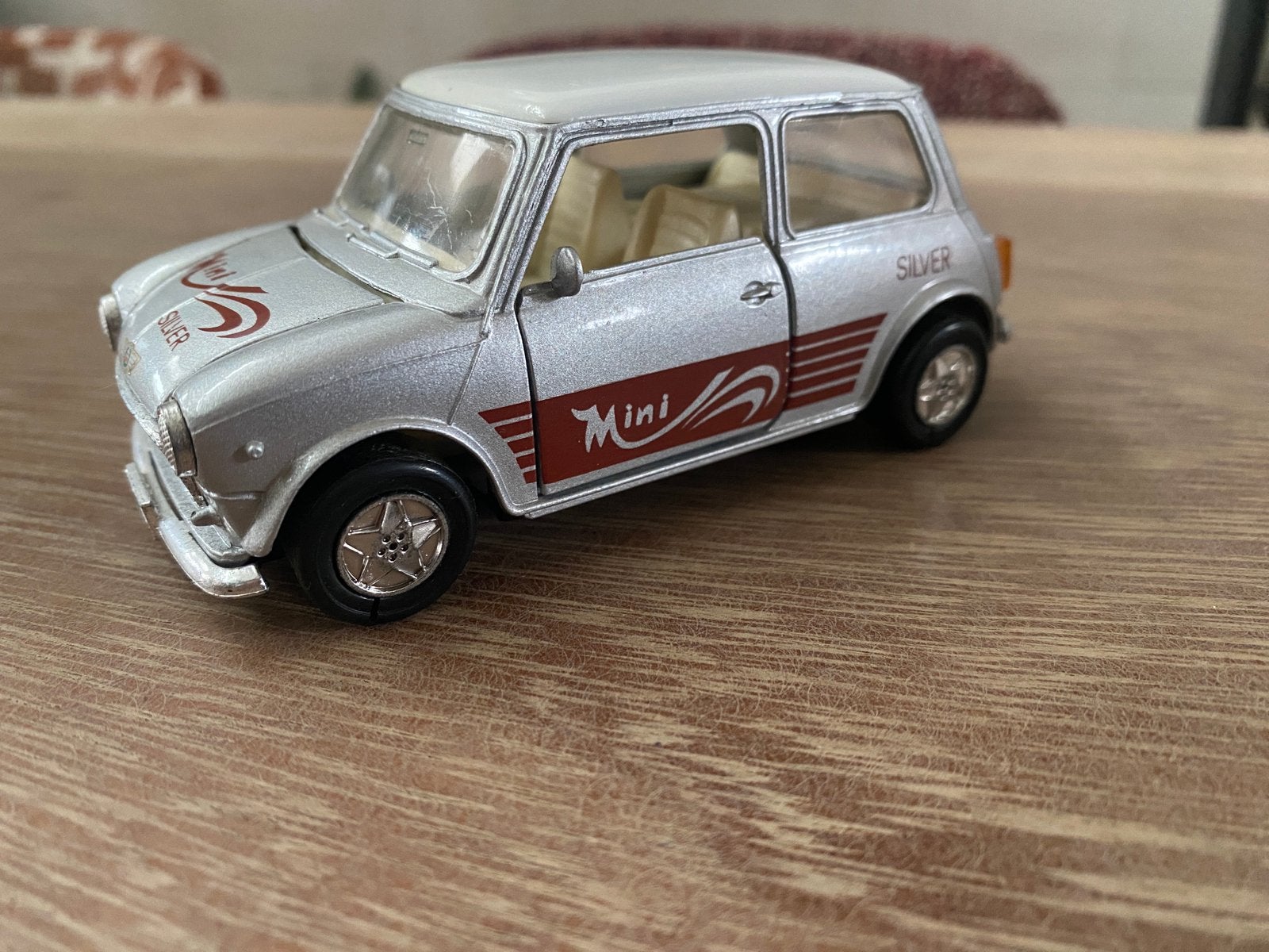 Welly No. 9045 Mini Silver – klassieke Mini – ca. 1:34, Ophalen of Verzenden, Zo goed als nieuw, Auto
