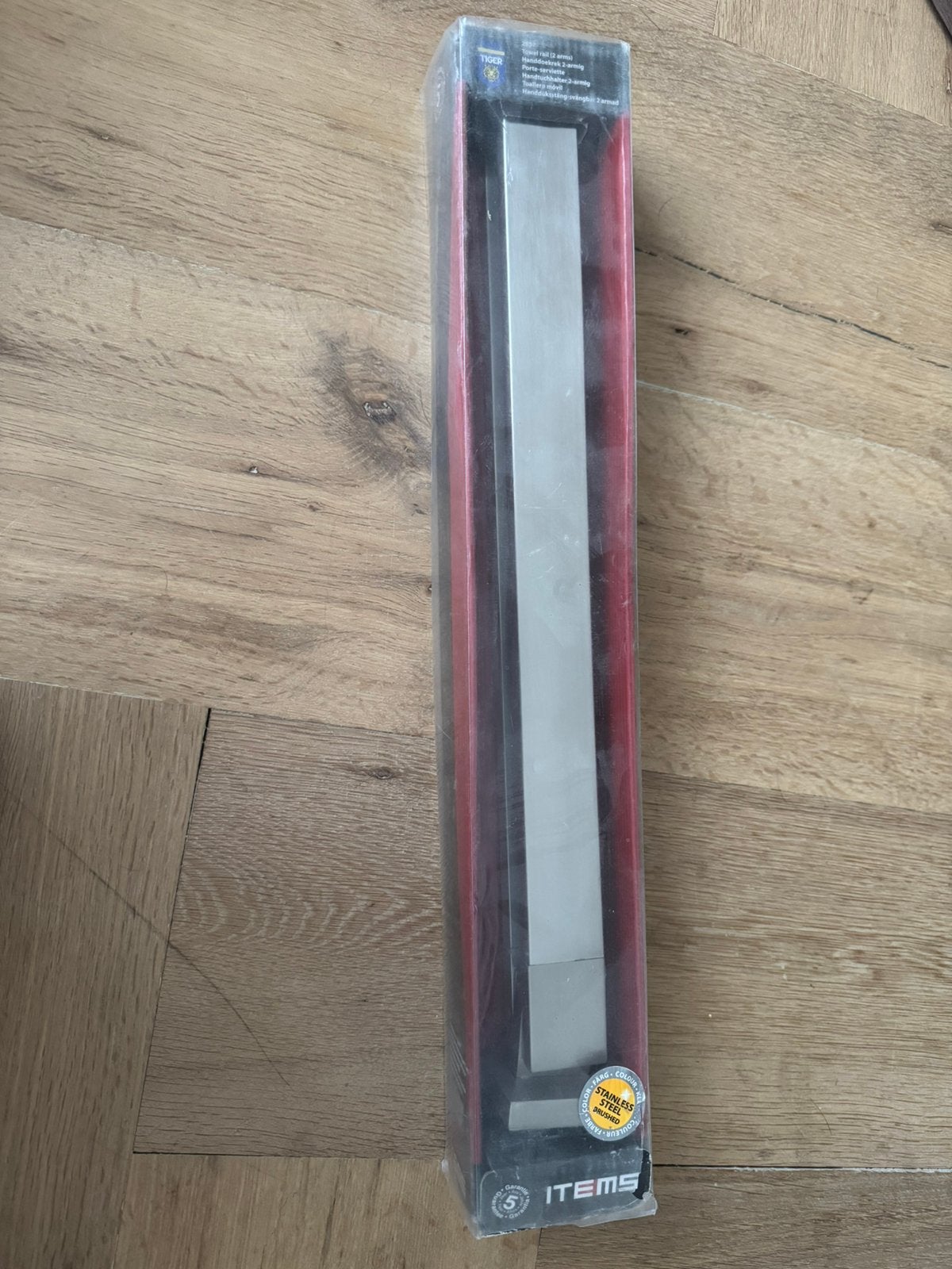 Tiger handdoekstang 2 arms, Ophalen of Verzenden, Zo goed als nieuw, Overige kleuren, Handdoekenrek