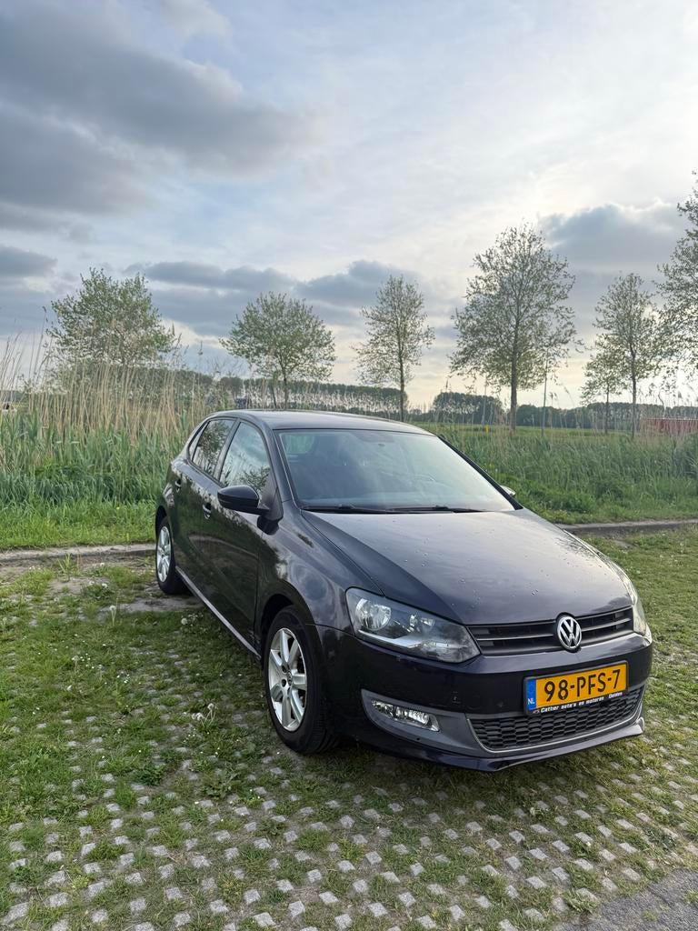 Volkswagen Polo 1.2 TSI 77KW 2011 Zwart, Auto's, Volkswagen, Voorwielaandrijving, 40 €/maand, USB, Zwart