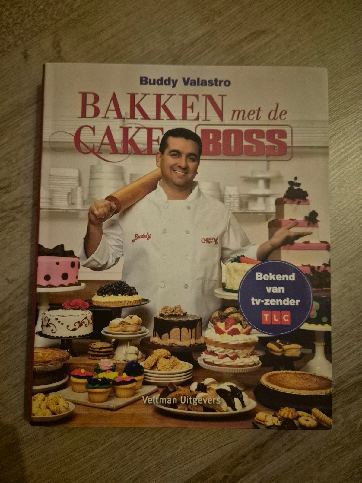 Bakken met de Cake Boss - Buddy Valastro, Ophalen of Verzenden, Zo goed als nieuw, Buddy Valastro, Taart, Gebak en Desserts