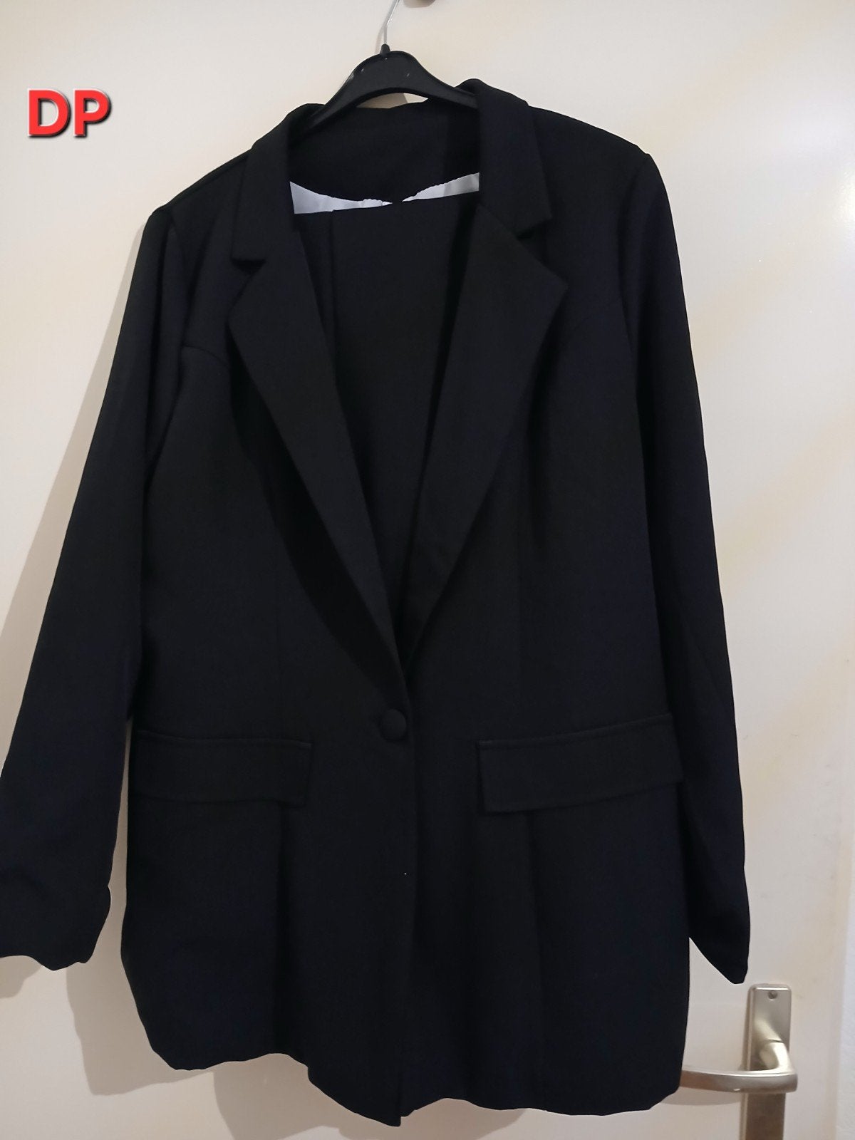 DAMES PAK ZWART XL NIEUW
MAAR VALT KLEINER
NIEUW, Ophalen of Verzenden, Nieuw, Maat 46/48 (XL) of groter, Zwart