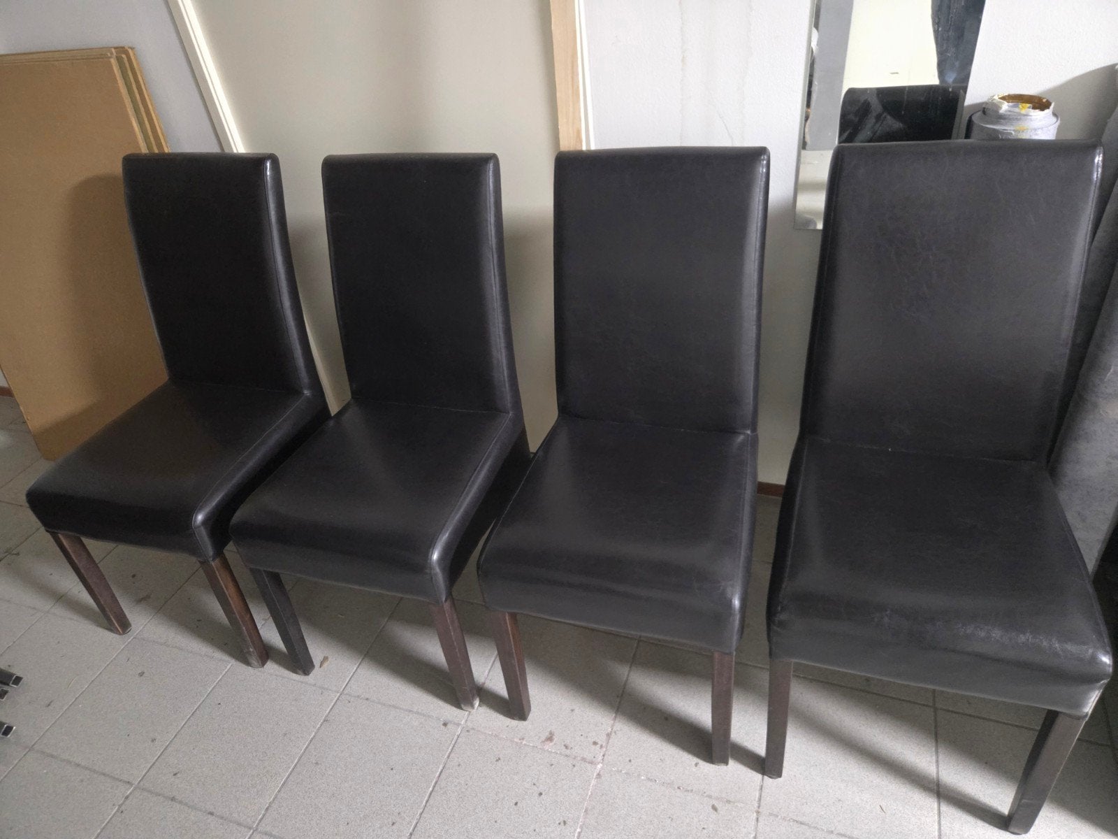 gratis af te halen!!! 4 lederen stoelen!!, Ophalen, Gebruikt, Zwart, Leer