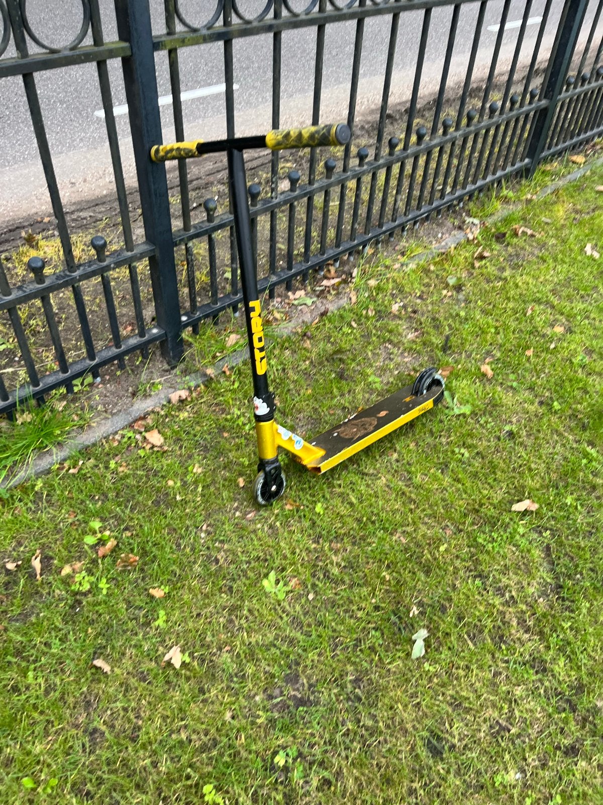 Stuntstep Story - Geel/Zwart, Fietsen en Brommers, Ophalen of Verzenden, Gebruikt, Gewone step