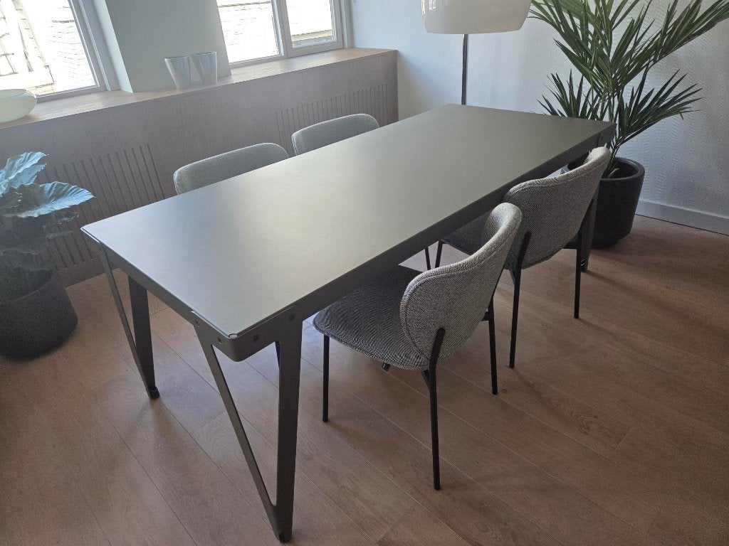 Functionals Eettafel Lloyd, Huis en Inrichting, Ophalen, Gebruikt, 200 cm of meer, 50 tot 100 cm