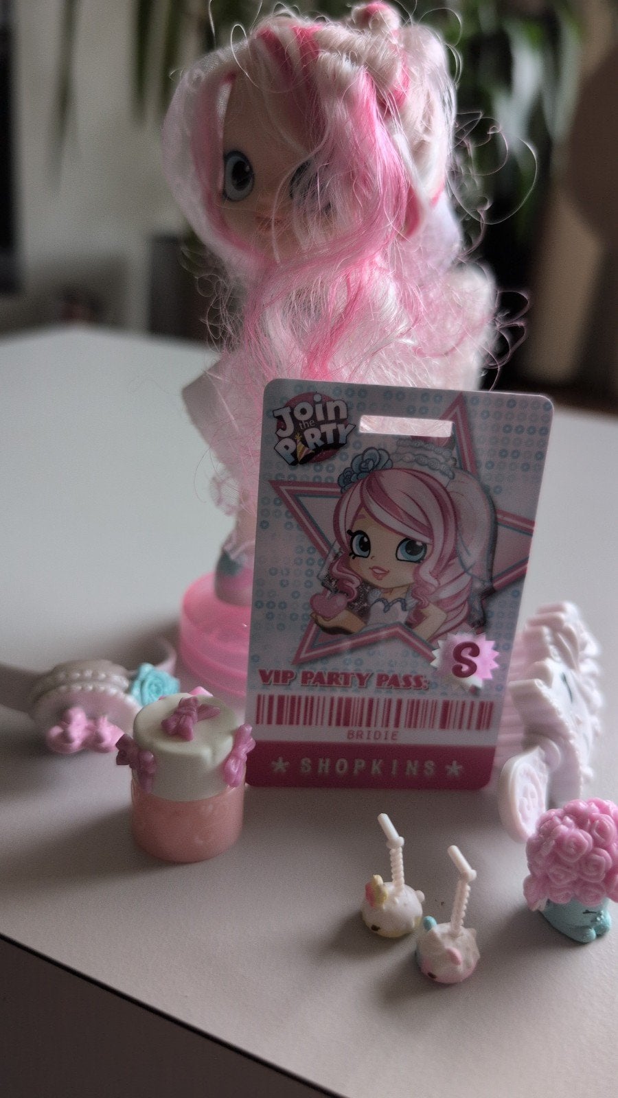 Leuke Shopkins pop met roze haar en accessoires, Ophalen of Verzenden, Zo goed als nieuw, Overige typen