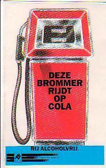 Stiicker	Rij alcohol vrij	Deze brommer rijdt op cola, Verzamelen, Verzenden, Zo goed als nieuw, Auto of Motor