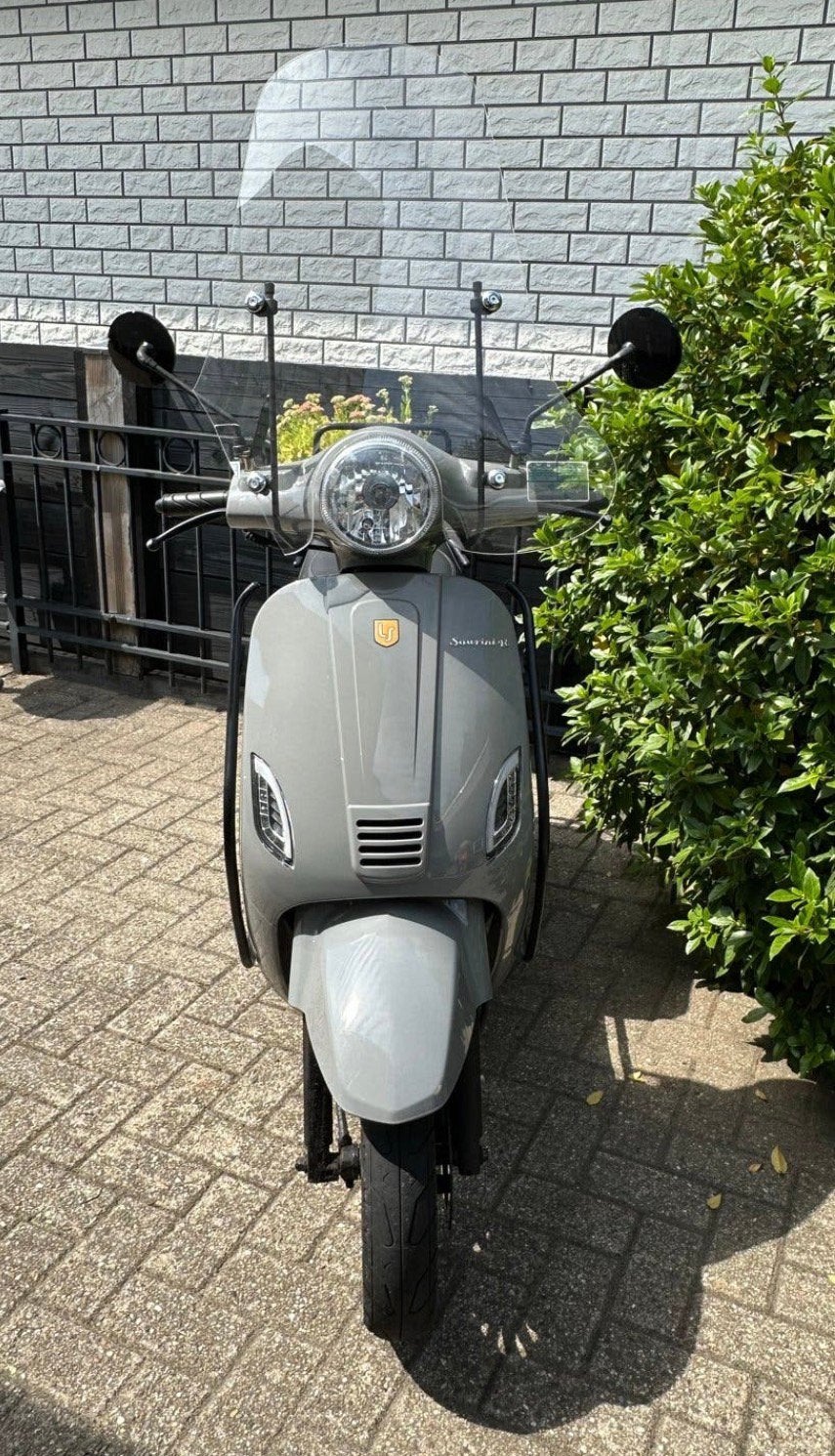 Scooter Nardogrey 45/km, Fietsen en Brommers, Snorfietsen en Snorscooters, Ophalen of Verzenden, Zo goed als nieuw, Benzine, Overige merken