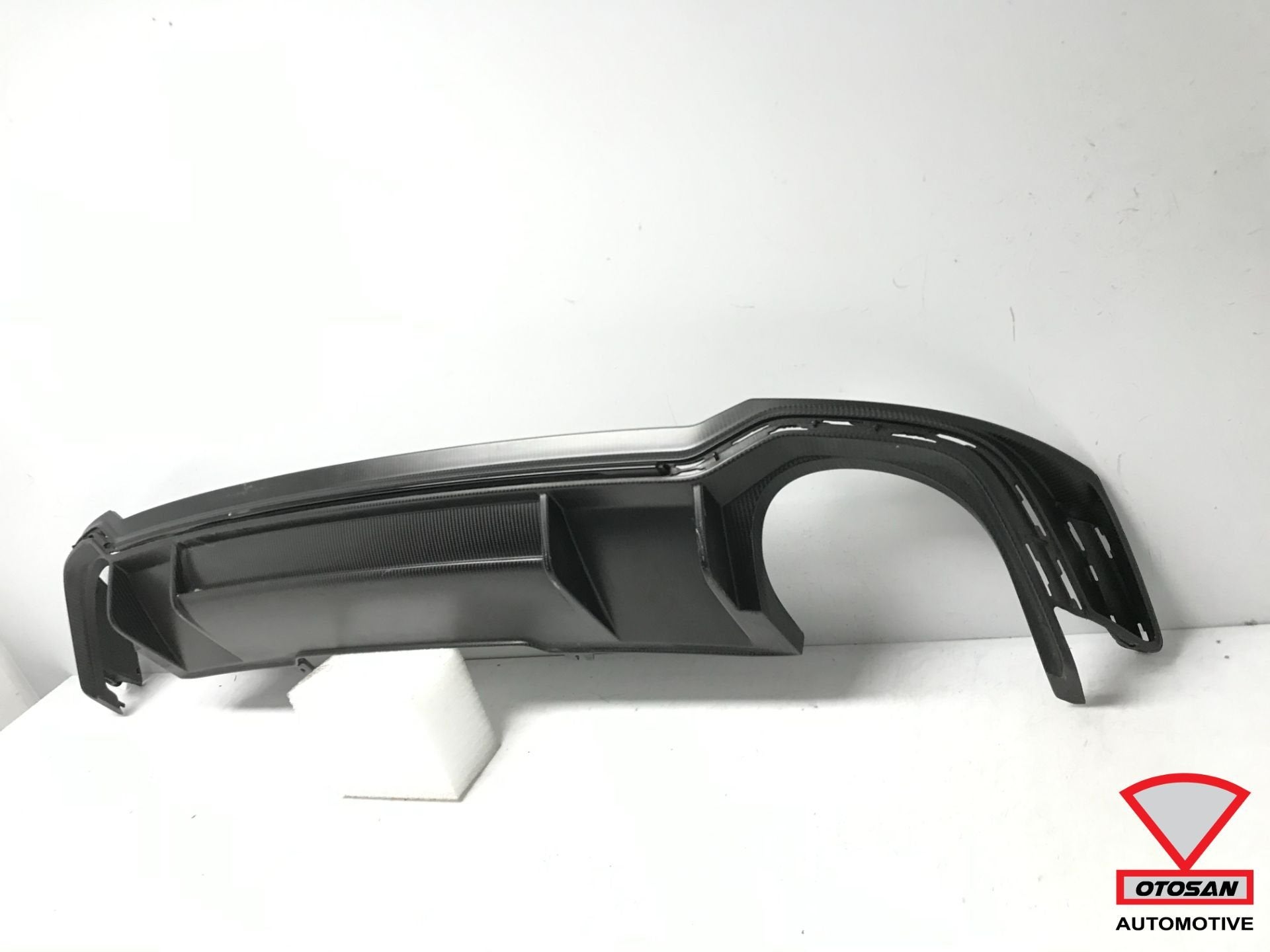 Audi RS4 A4 8W Avant RS4 Carbon Diffuser Origineel 8W9807521, Auto-onderdelen, Gebruikt, AUDI AG, Auto-Union-Strasse 1
85045  Ingolstadt, DE
