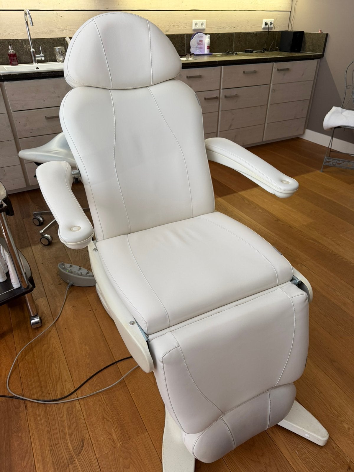 Bentlon Platium elektrische behandelingstoel met verwarming!, Ophalen, Zo goed als nieuw, Massagestoel of Kussen