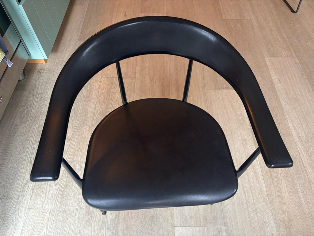 6 Fasem P40 Eetkamerstoelen - Zwart rubber en metaal, Huis en Inrichting, Ophalen, Gebruikt, Zwart, Vijf, Zes of meer stoelen