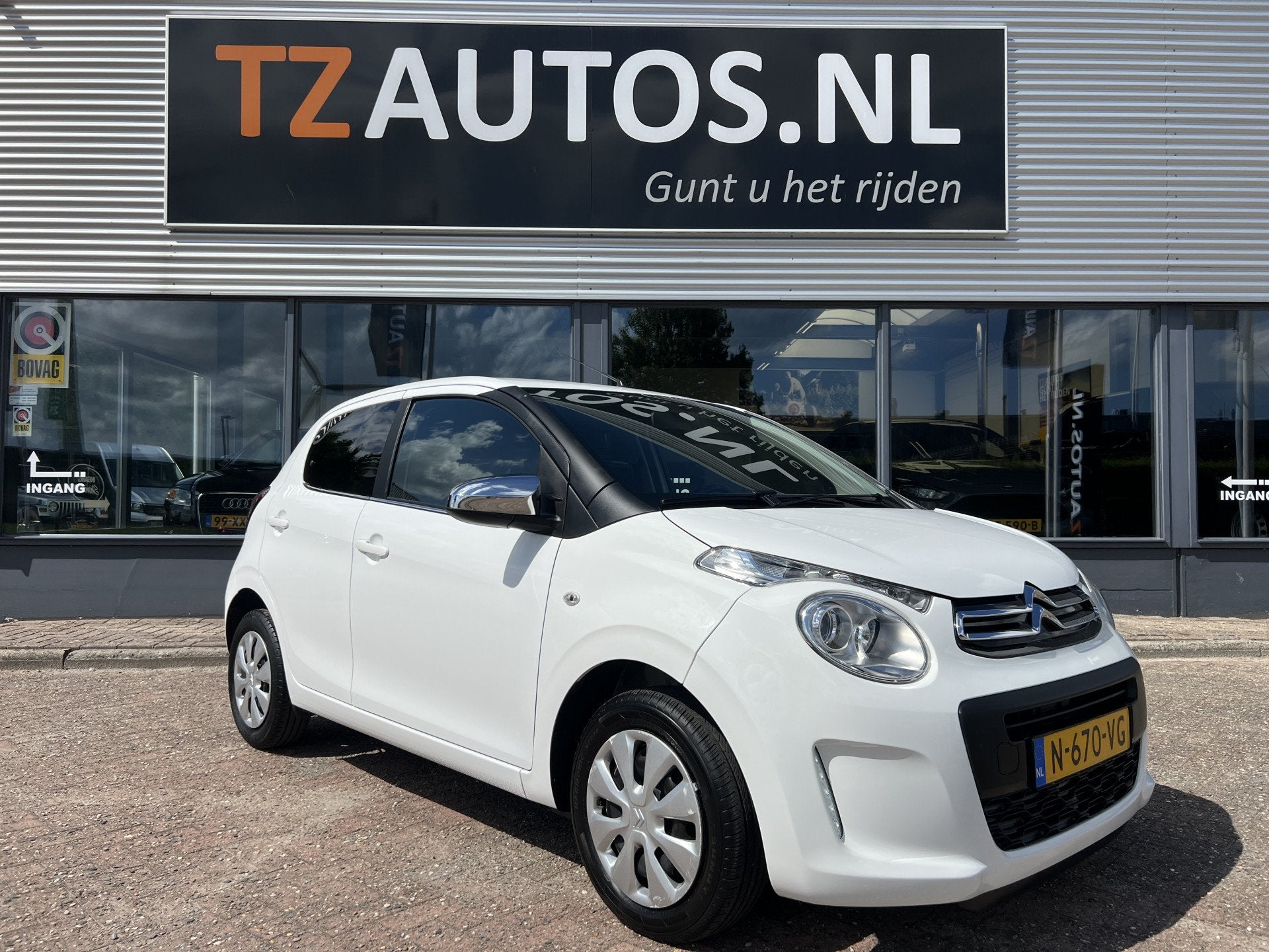 Citroën C1 1.0 VTi Feel Nieuwstaat! (bj 2022), Voorwielaandrijving, Stof, Gebruikt, 4 stoelen