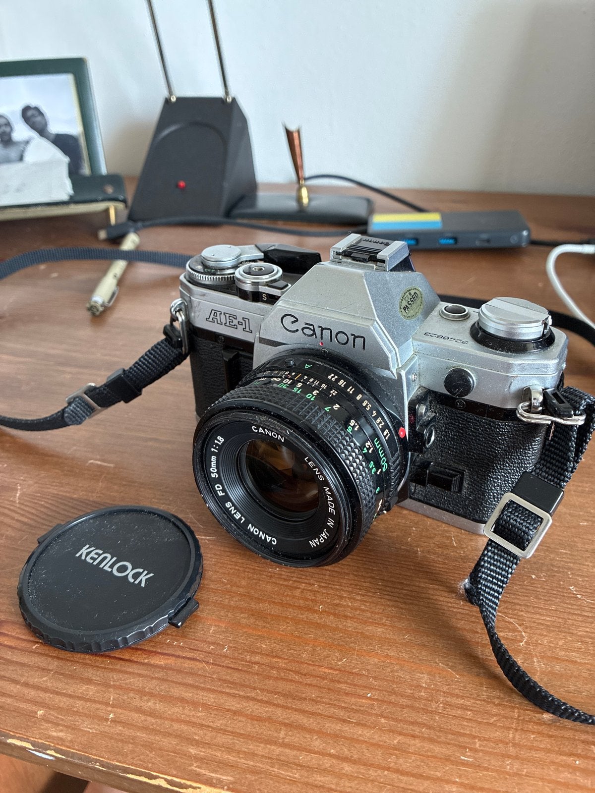Canon AE-1 Filmcamera met 2 lenzen en nekriem, Audio, Tv en Foto, Fotocamera's Analoog, Ophalen, Gebruikt, Spiegelreflex, Canon