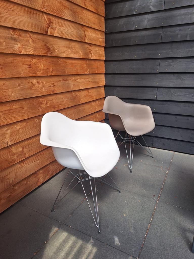 2 stoelen zo goed als nieuw, Huis en Inrichting, Stoelen, Ophalen, Kunststof, Twee, Wit