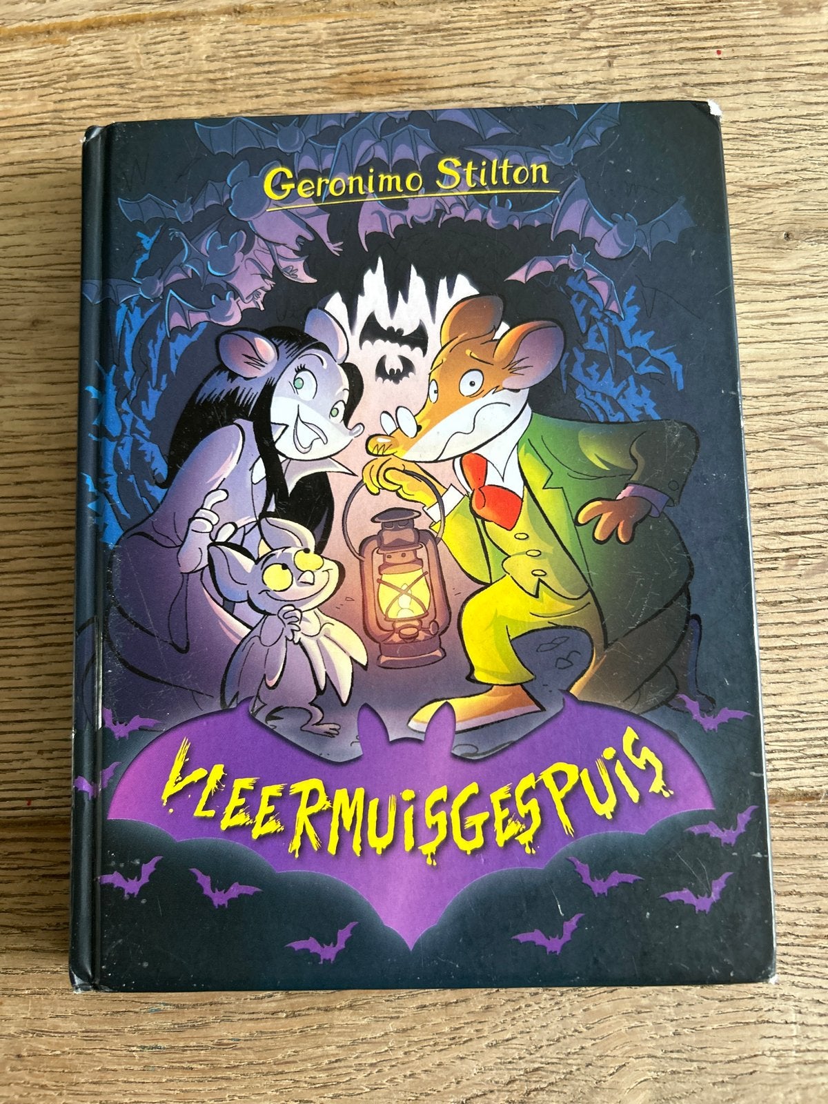 Geronimo Stilton - Vleermuisgespuis, Ophalen of Verzenden, Gelezen, Fictie