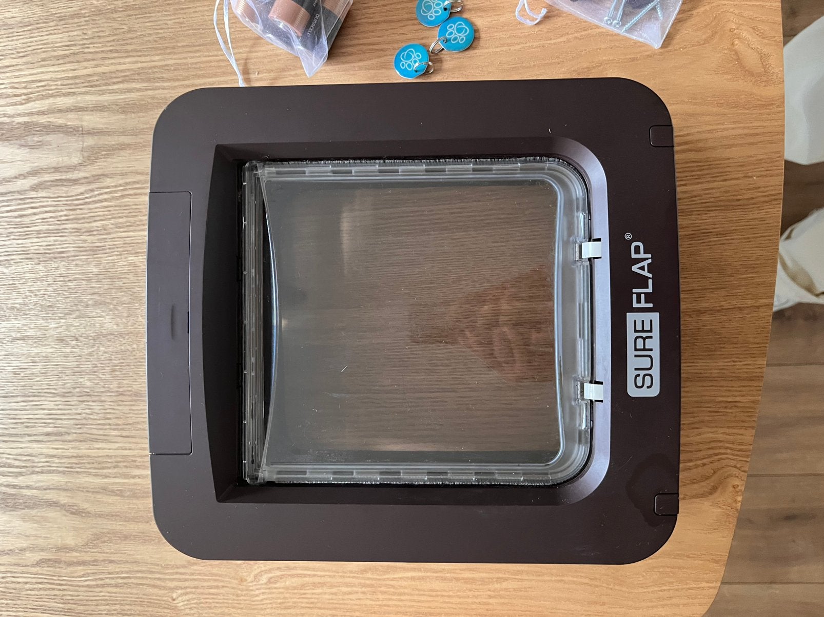 Sureflap luik met 3 microchips, Ophalen, Zo goed als nieuw