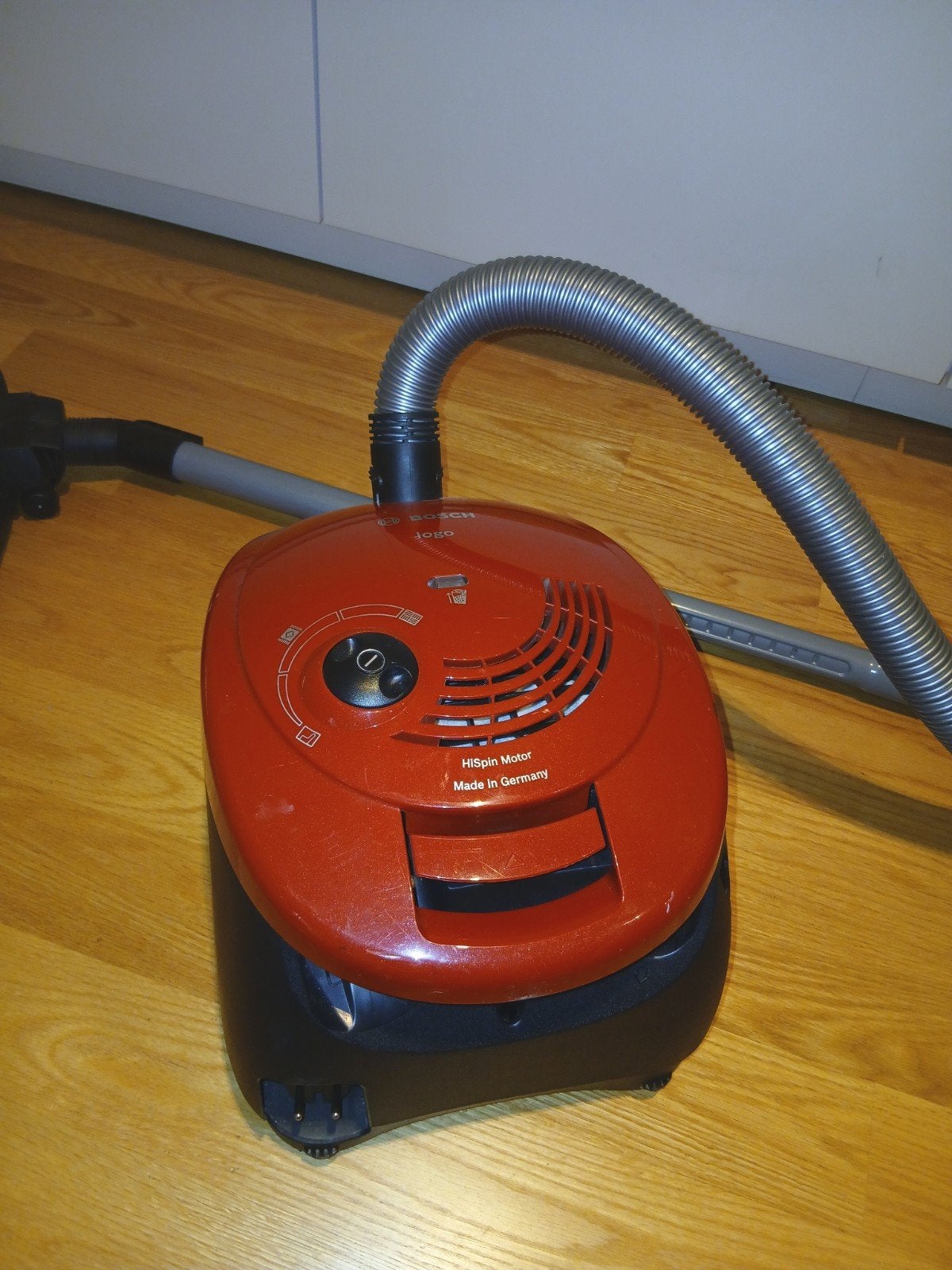 Compacte Bosch stofzuiger, Stofzak, Gebruikt, Bosch, Ophalen of Verzenden