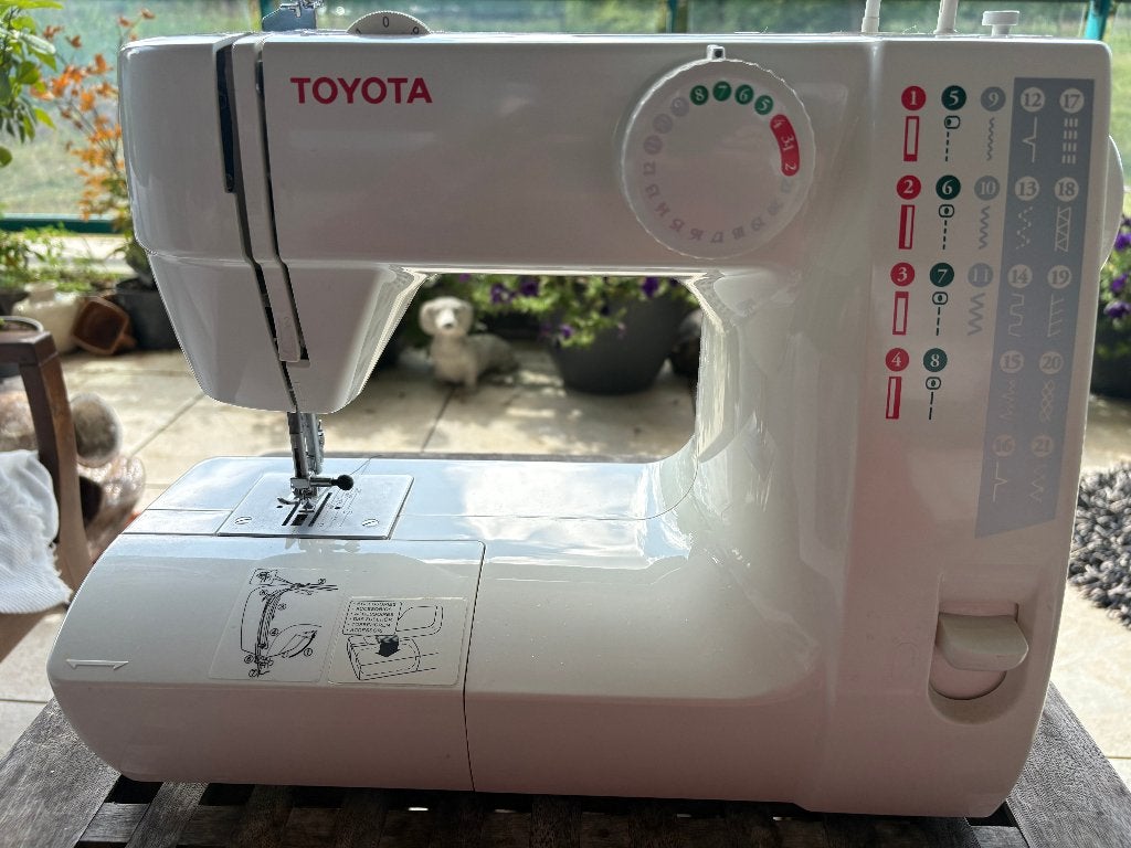 Toyota naaimachine, Ophalen, Zo goed als nieuw, Naaimachine, Overige merken