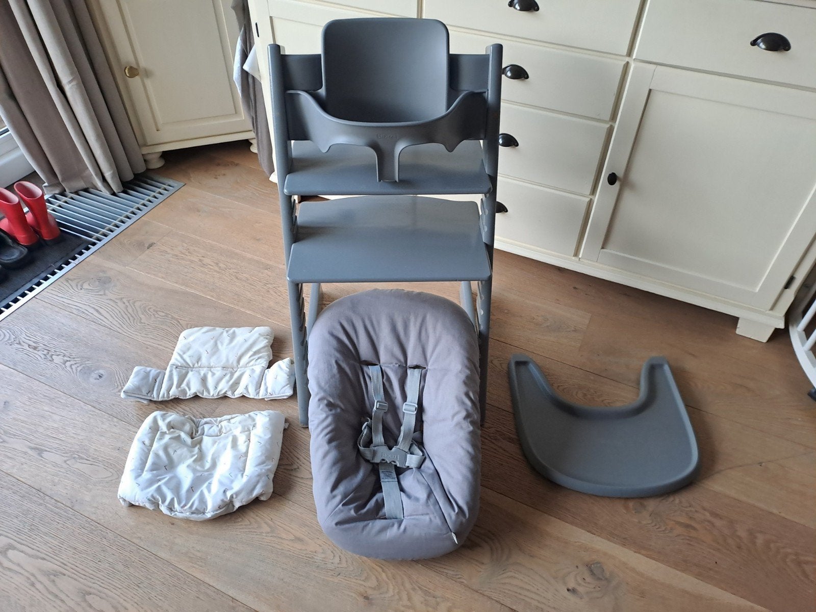 Stokke tripp trapp kinderstoel/meegroeistoel grijs trip trap, Ophalen, Zo goed als nieuw, Meegroeistoel, Stoelverkleiner
