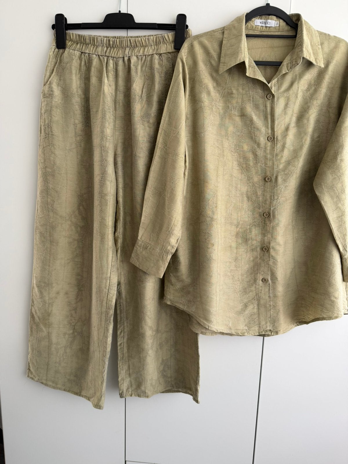 White icy dames huispak M khaki groen broek blouse oversize, Verzenden, Zo goed als nieuw, Maat 38/40 (M), Groen