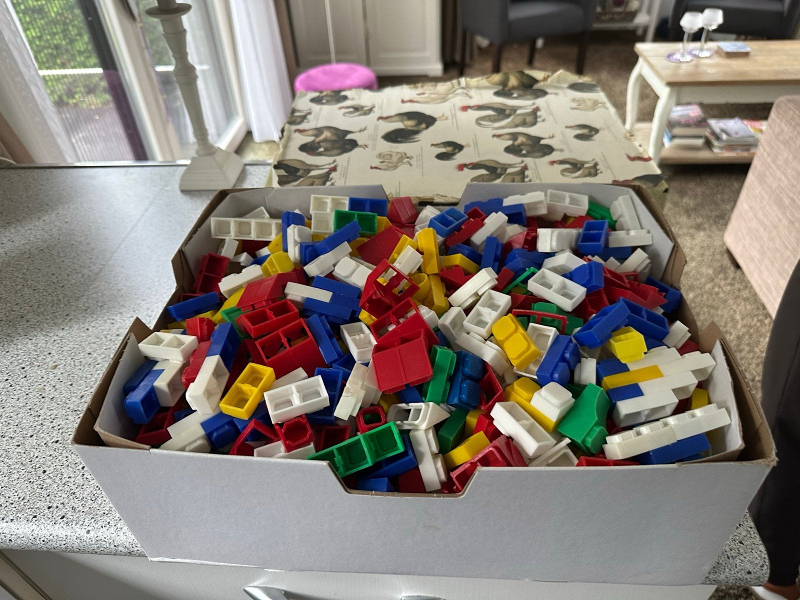 Grote doos met bouwblokken - diverse kleuren, Kinderen en Baby's, Speelgoed | Bouwstenen, Ophalen of Verzenden, Gebruikt, Overige merken