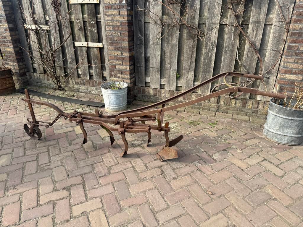 Antieke aanaarder, landbouw werktuig, Ophalen