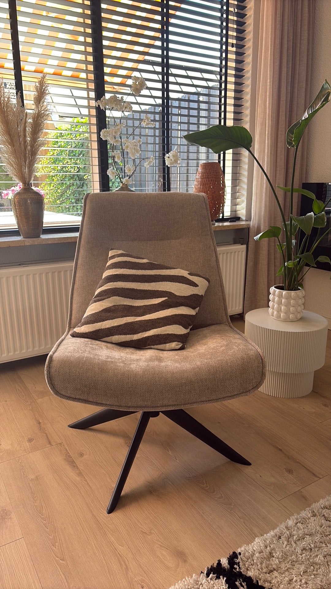 Draaifauteuil Nora - taupe, Huis en Inrichting, Fauteuils, Ophalen, Zo goed als nieuw, 75 tot 100 cm, 50 tot 75 cm