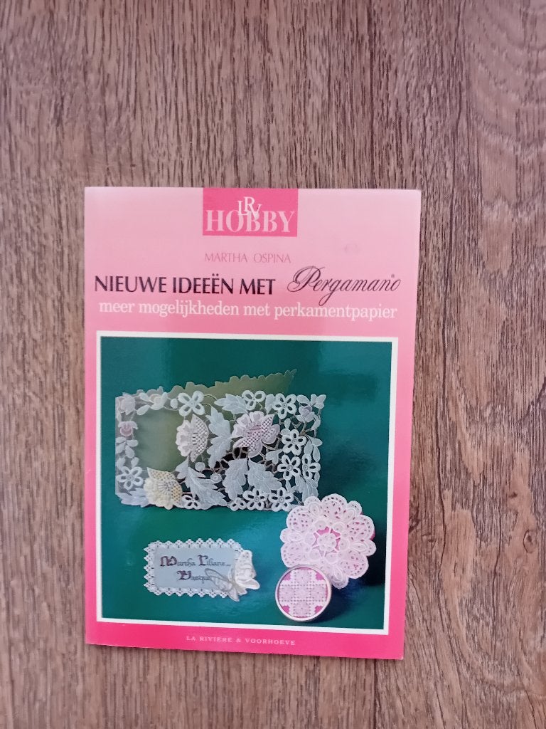 Boekje - Nieuwe ideeën met pergamano, Ophalen, Zo goed als nieuw, Overige thema's, Overige typen
