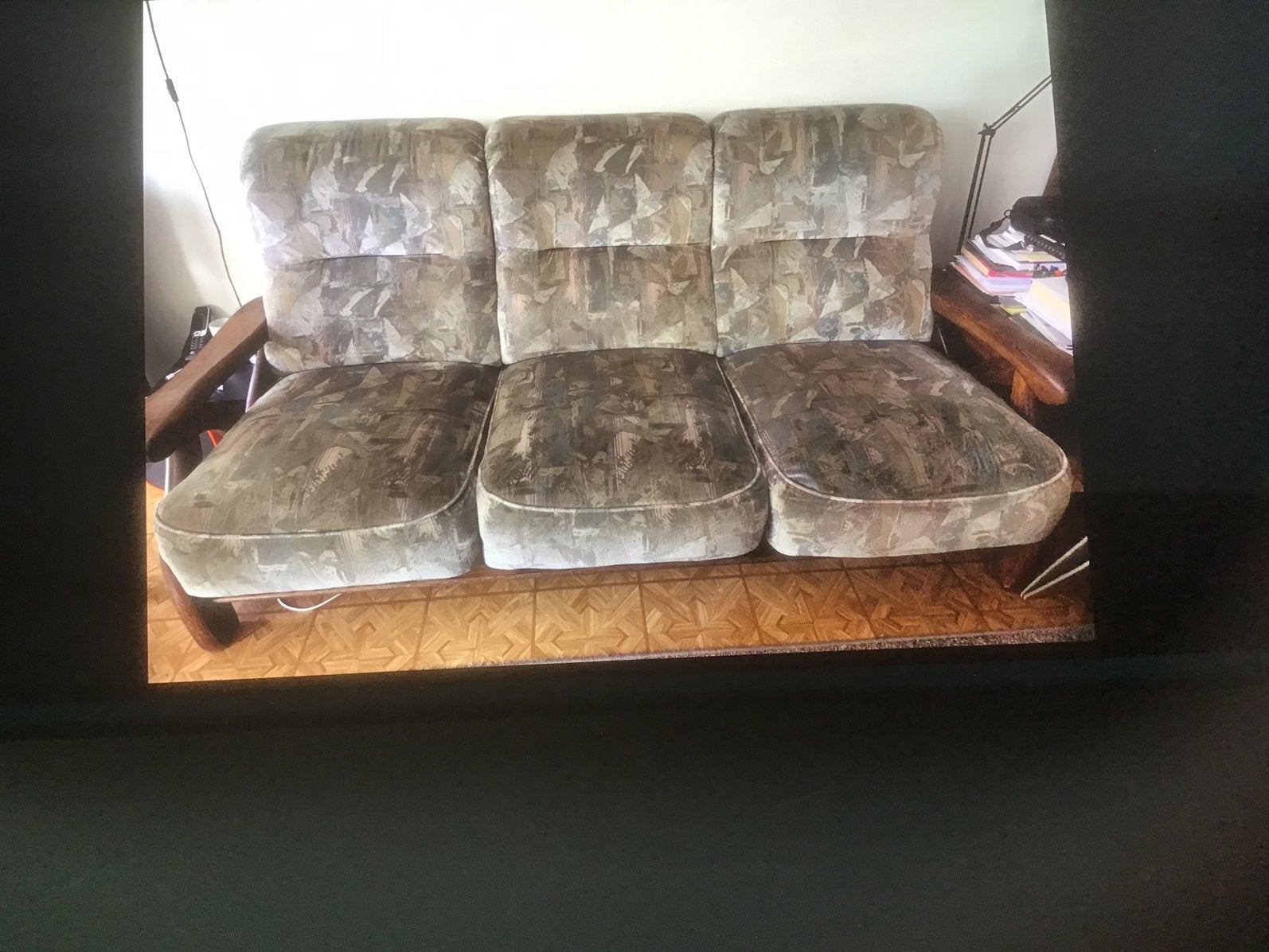 Te Koop een Eiken met velourse 3 Zitbank, Ophalen, Gebruikt, Driepersoons, Rechte bank