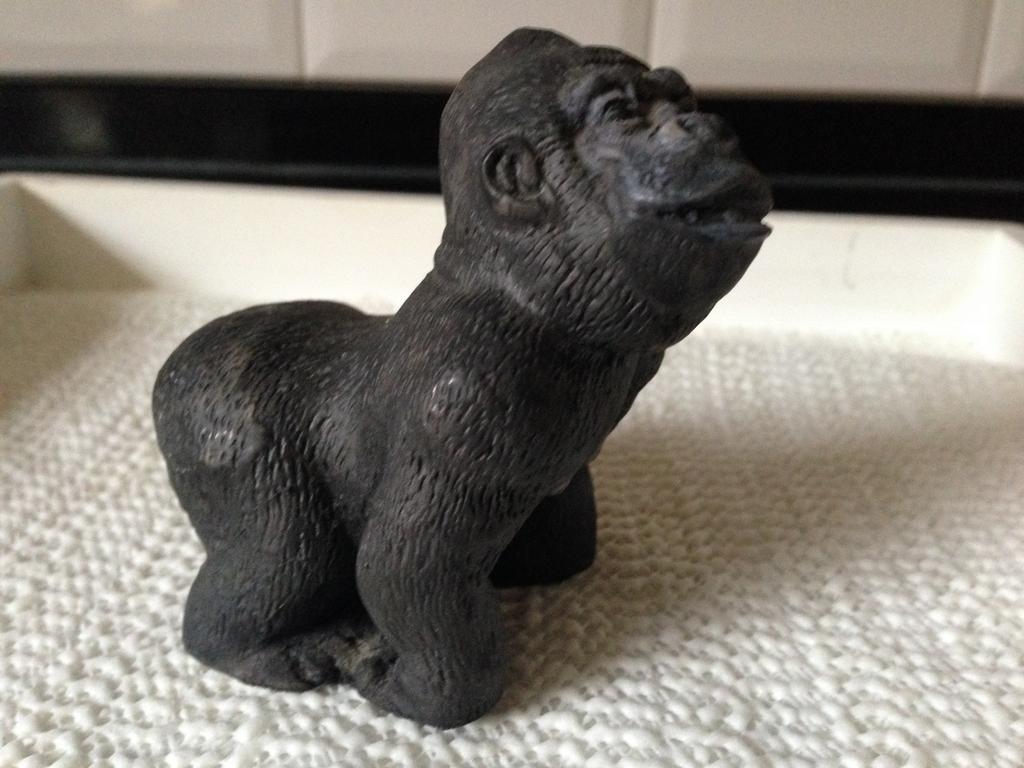 Zwart porseleinen gorilla beeldje, Jongetje of Meisje, Wit, Dekbedovertrek, Ophalen of Verzenden