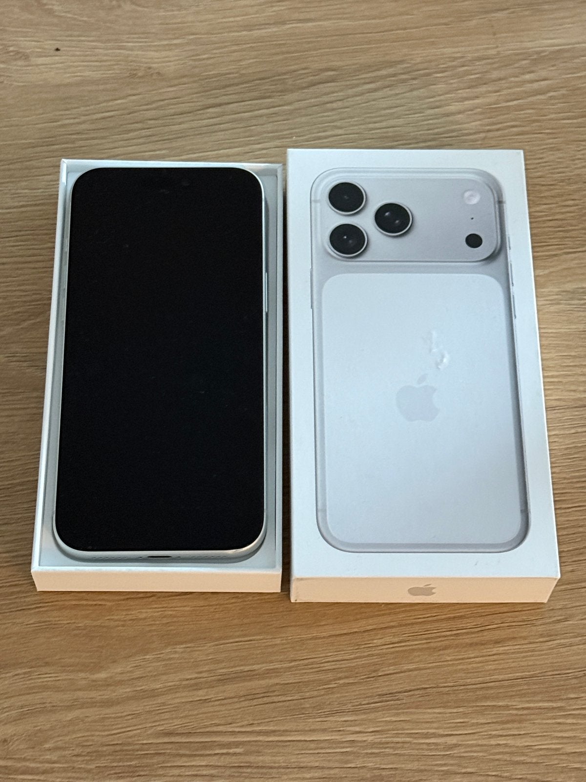 Iphone 17 pro max 256gb zilver, Ophalen, Zo goed als nieuw, Zilver, 256 GB