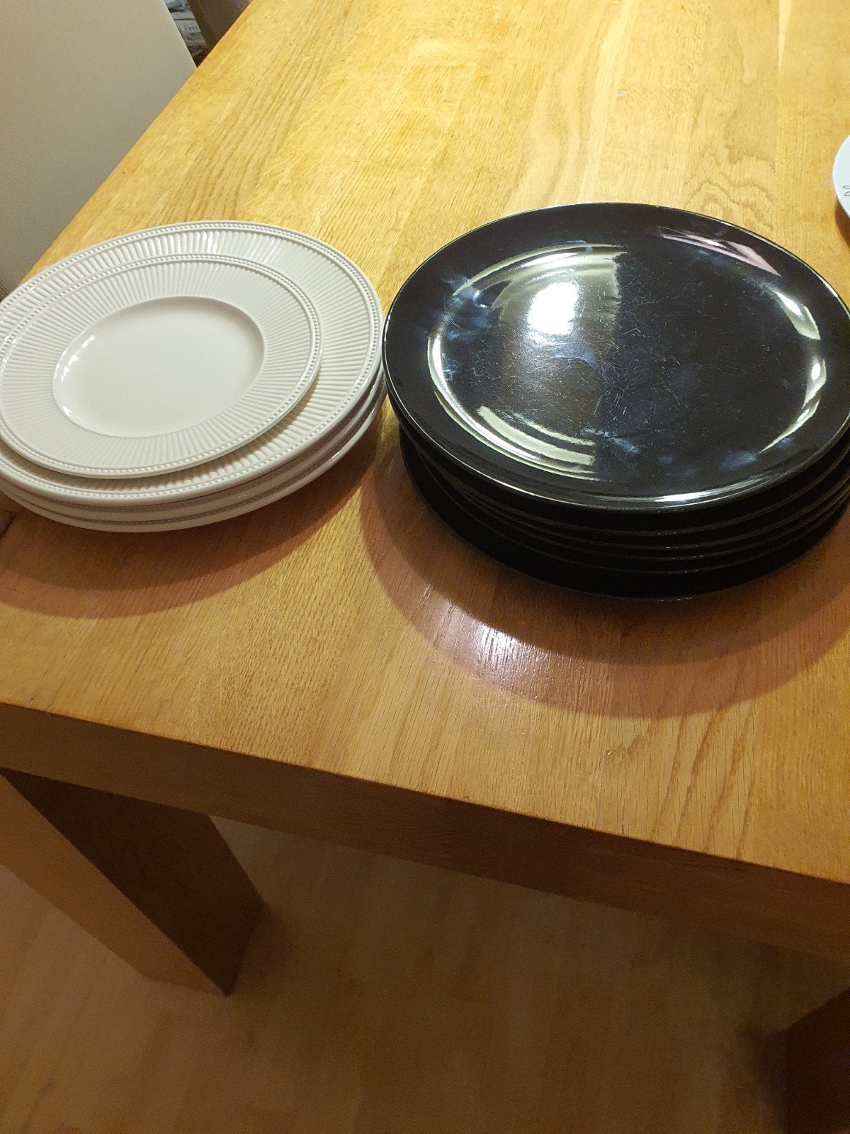 Set van 5 witte en 6 zwarte borden, Huis en Inrichting, Ophalen, Porselein, IKEA