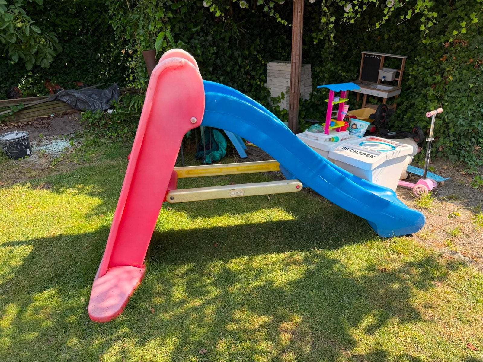 Kinderglijbaan - Blauw en roze, Kinderen en Baby's, Speelgoed | Buiten | Speeltoestellen, Ophalen, Gebruikt, Glijbaan