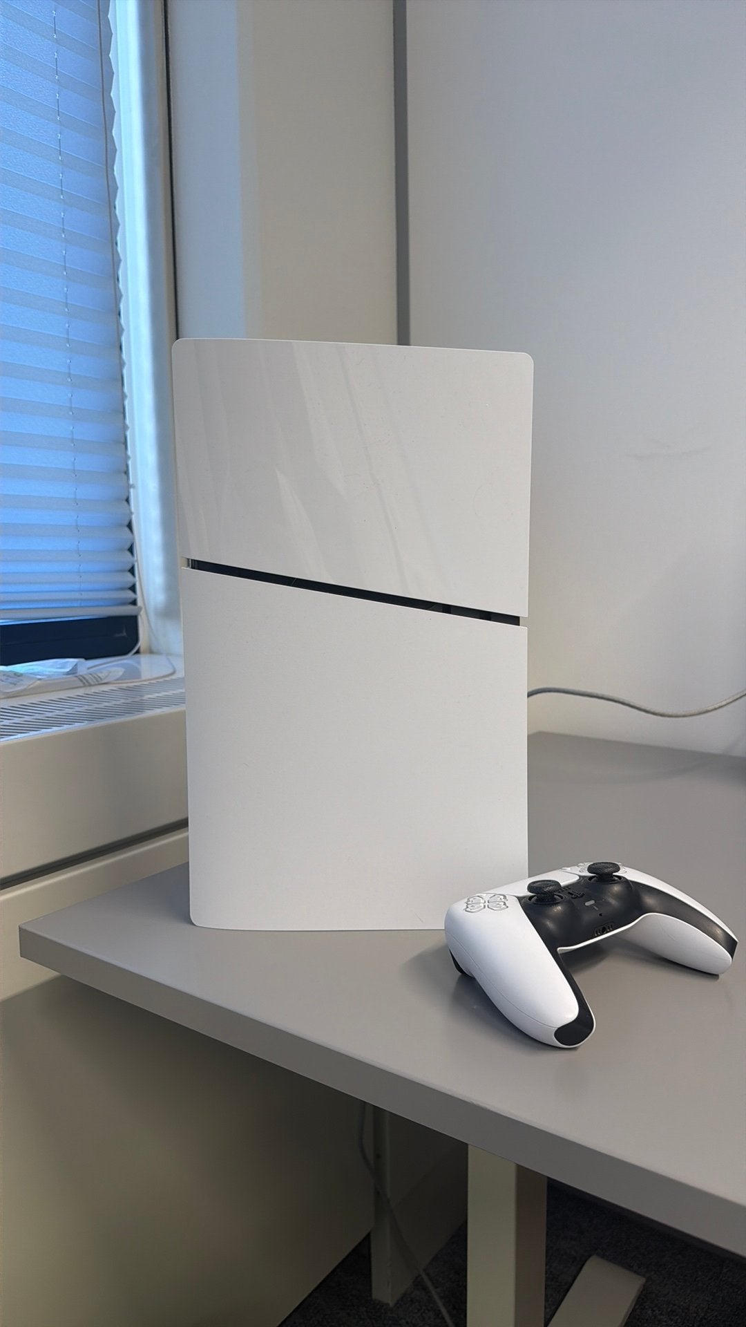 PlayStation 5 slim digital edition + 1 Dualsense controller, Ophalen of Verzenden, Zo goed als nieuw, Playstation 5 Digital