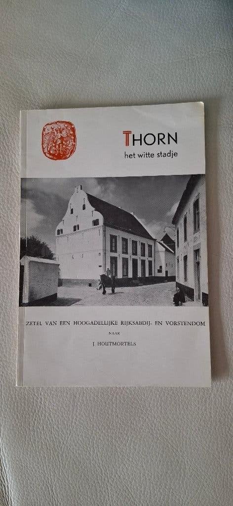 Thorn het witte stadje, Ophalen of Verzenden, Gelezen, J. Houtmortels